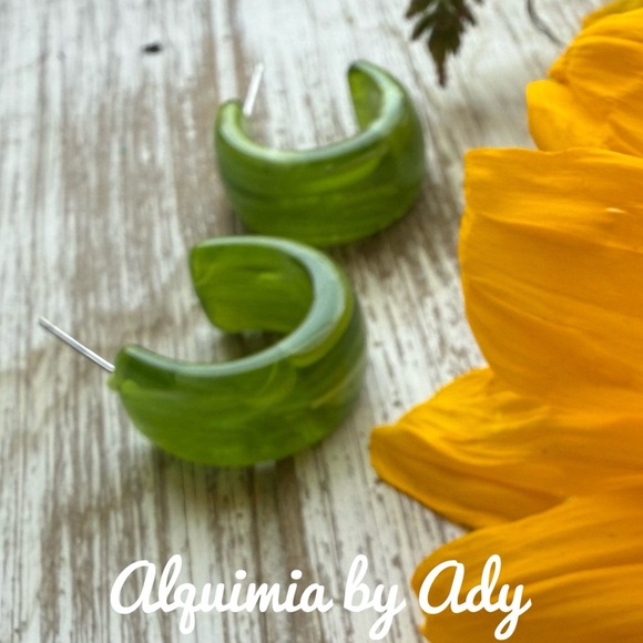 Alquimia by Ady apple Green Hoop Earrings - Picture 1 of 1